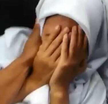 Bokep Anak Jilbab SMA Kesakitan di Entot