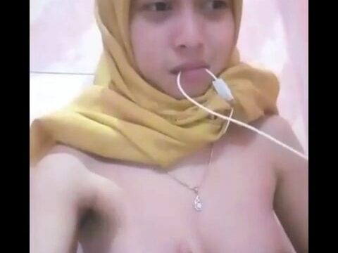 Melly Hijab Cantik Suka Banget Sange Dikamar Mandi